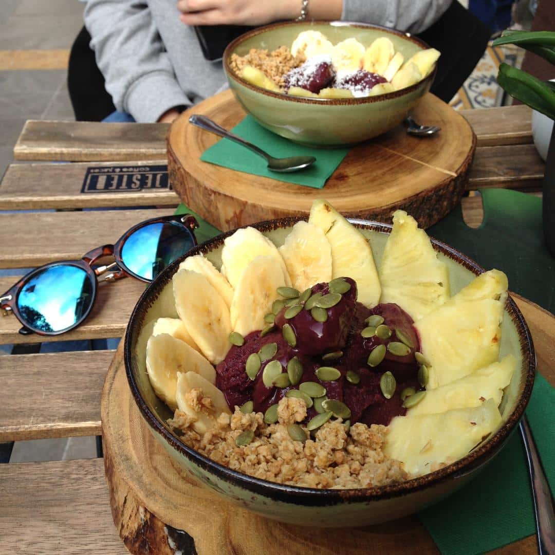 healthy breakfast in seville-healthy food-acai bowl-breakfast-seville