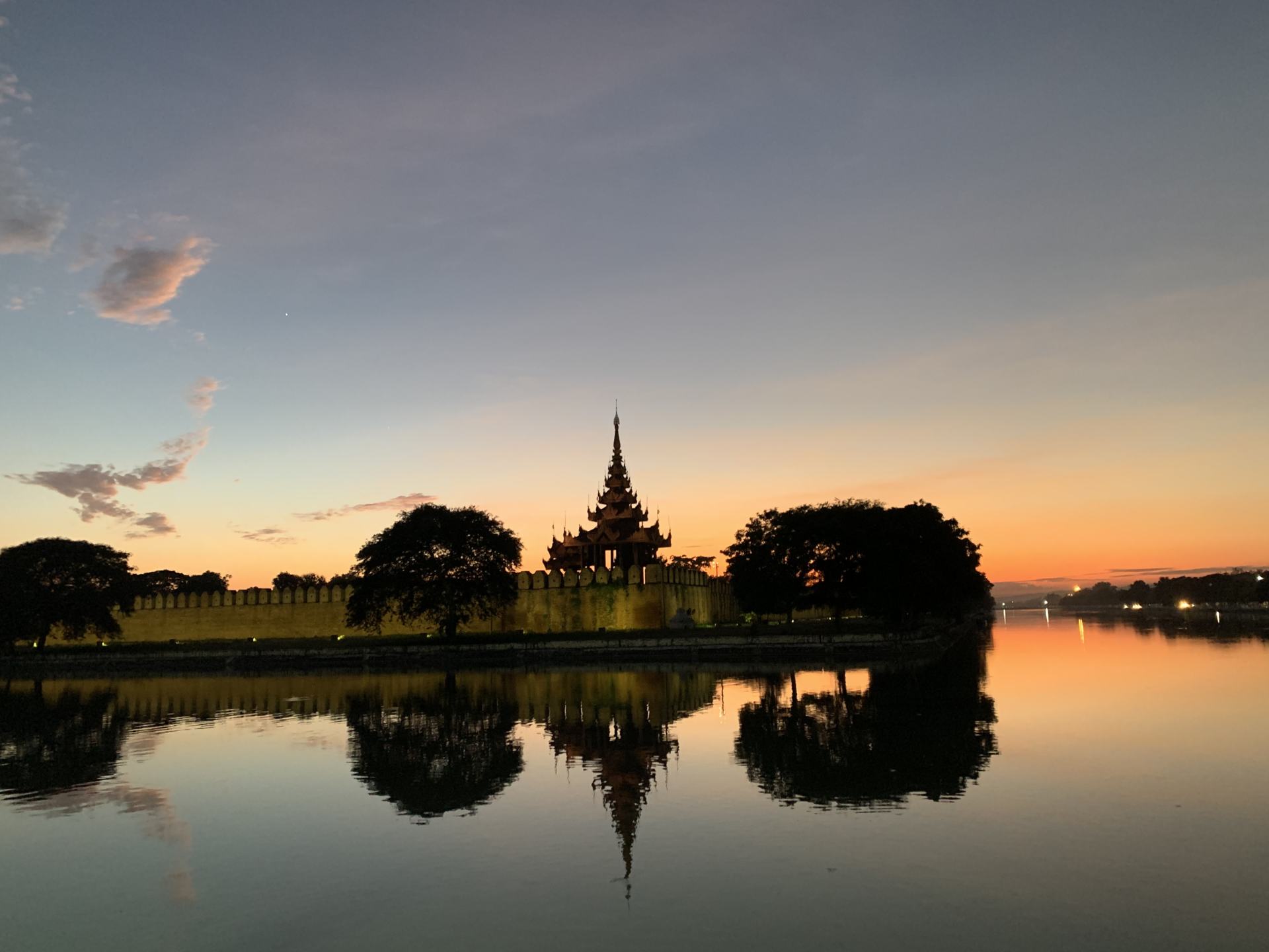 Mandalay Palace Sonnenuntergang
